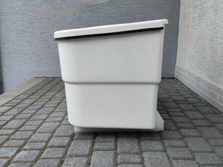 Towbar Storagebox polyester 1100x420x370mm. V-Model