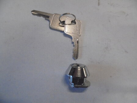 Toggle Latches with Key Lock without Catch Plate.
